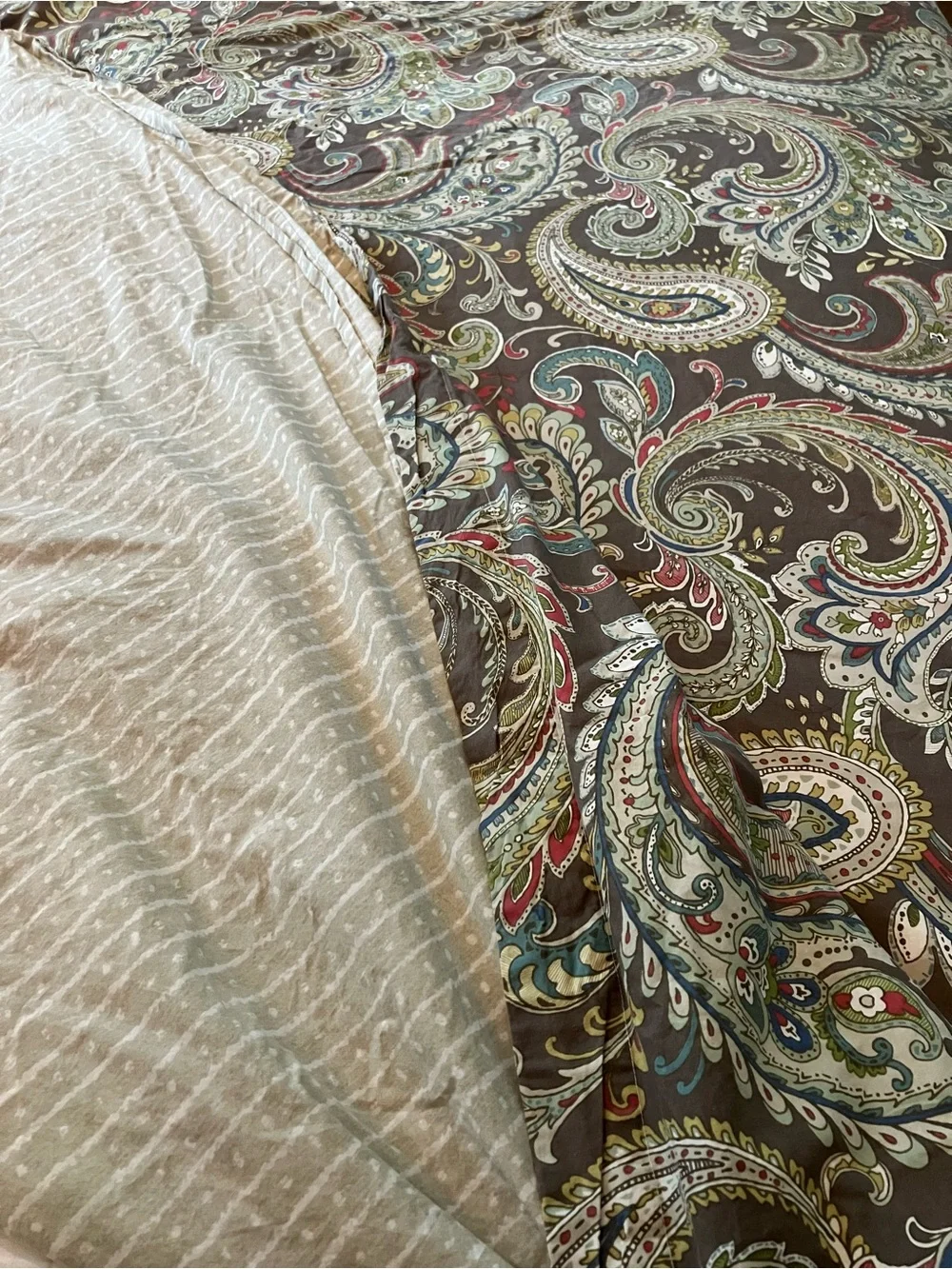 Paisley Duvet Cover Set in Taupe and Sage - Elegant Bed Ensemble